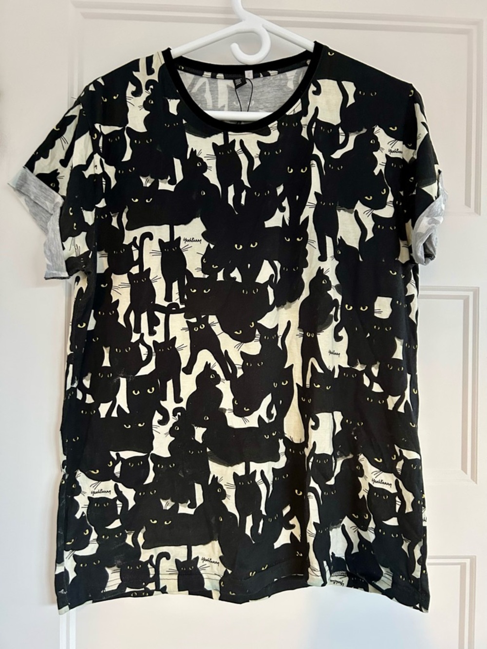 Black & White Cat-Print Short Sleeve Tee